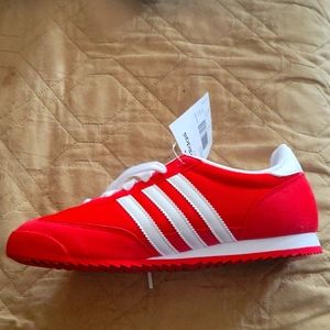 Reg Adidas Dragon J sneakers size 5